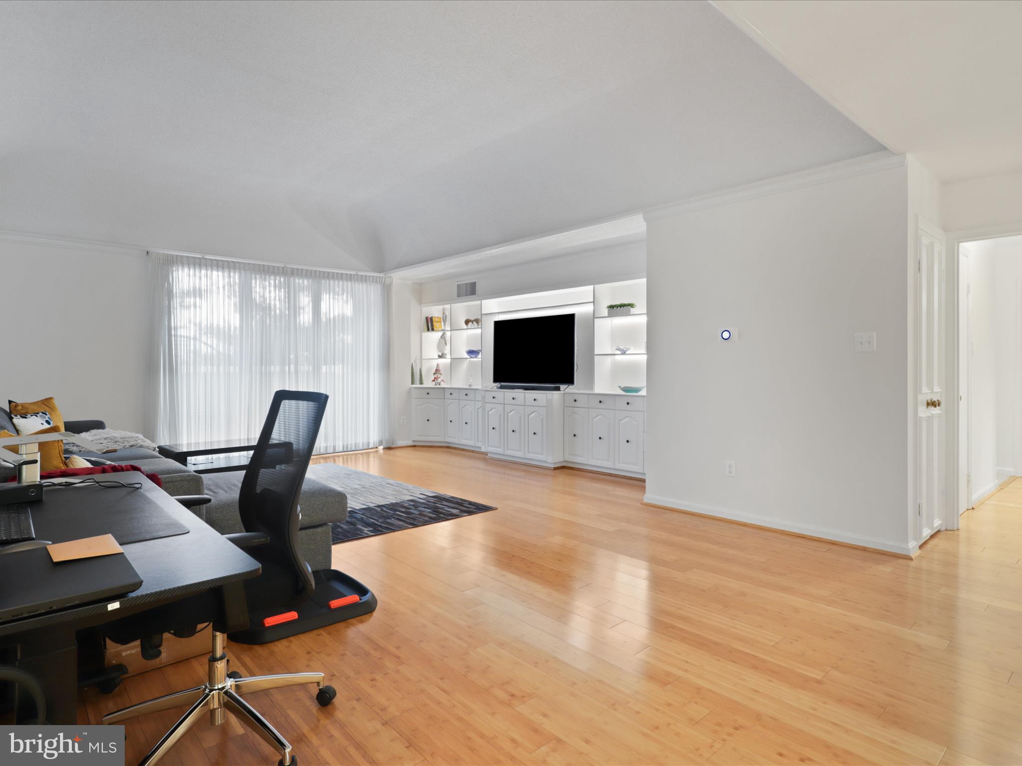 1101 South Arlington Ridge Road, Unit 104 Arlington, VA 22202 - Photo 8 of 38