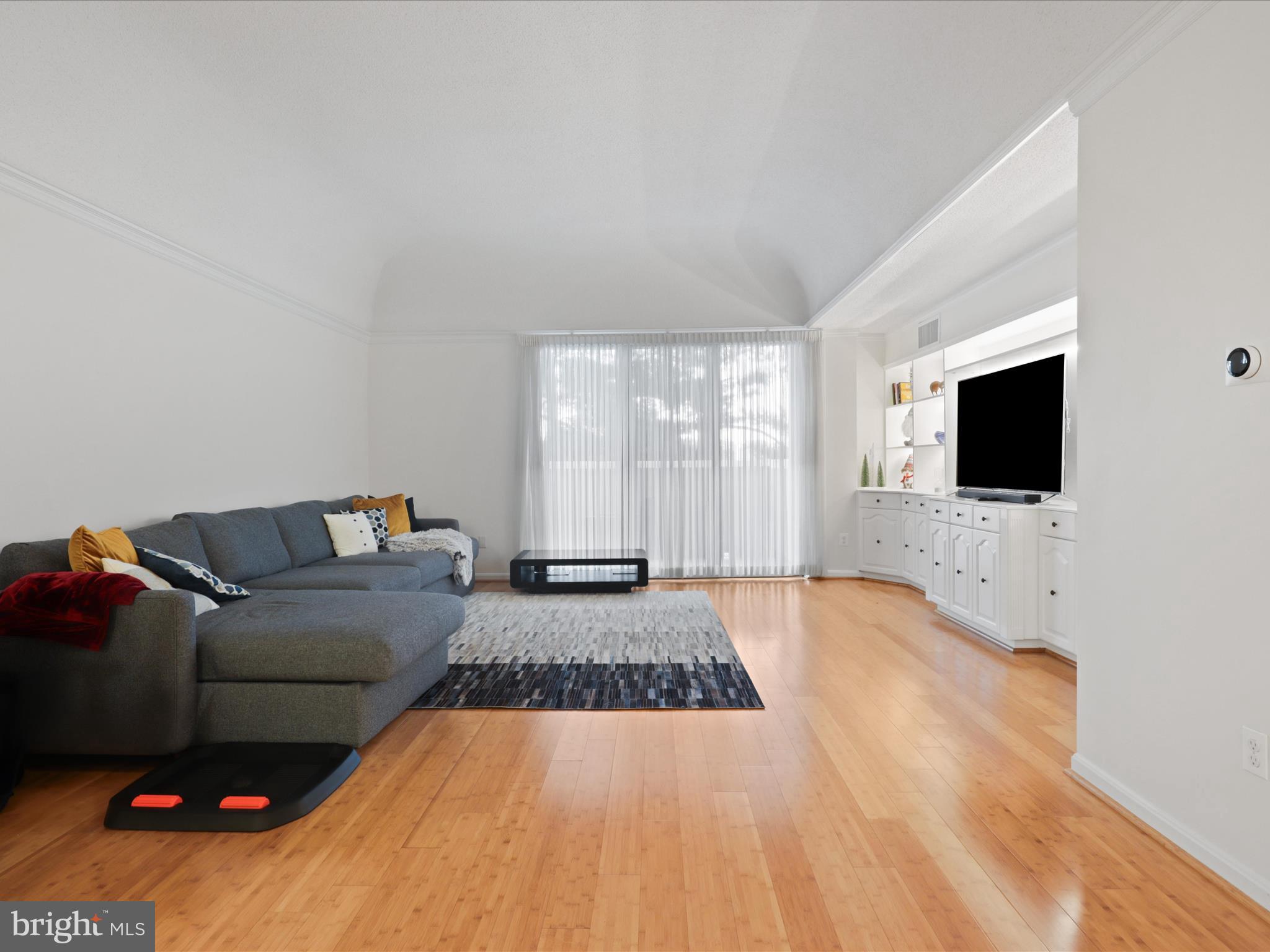 1101 South Arlington Ridge Road, Unit 104 Arlington, VA 22202 - Photo 9 of 38