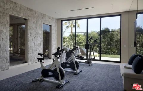 $19,950,000 | 5544 Hoback Glen Road, Hidden Hills, CA 91302