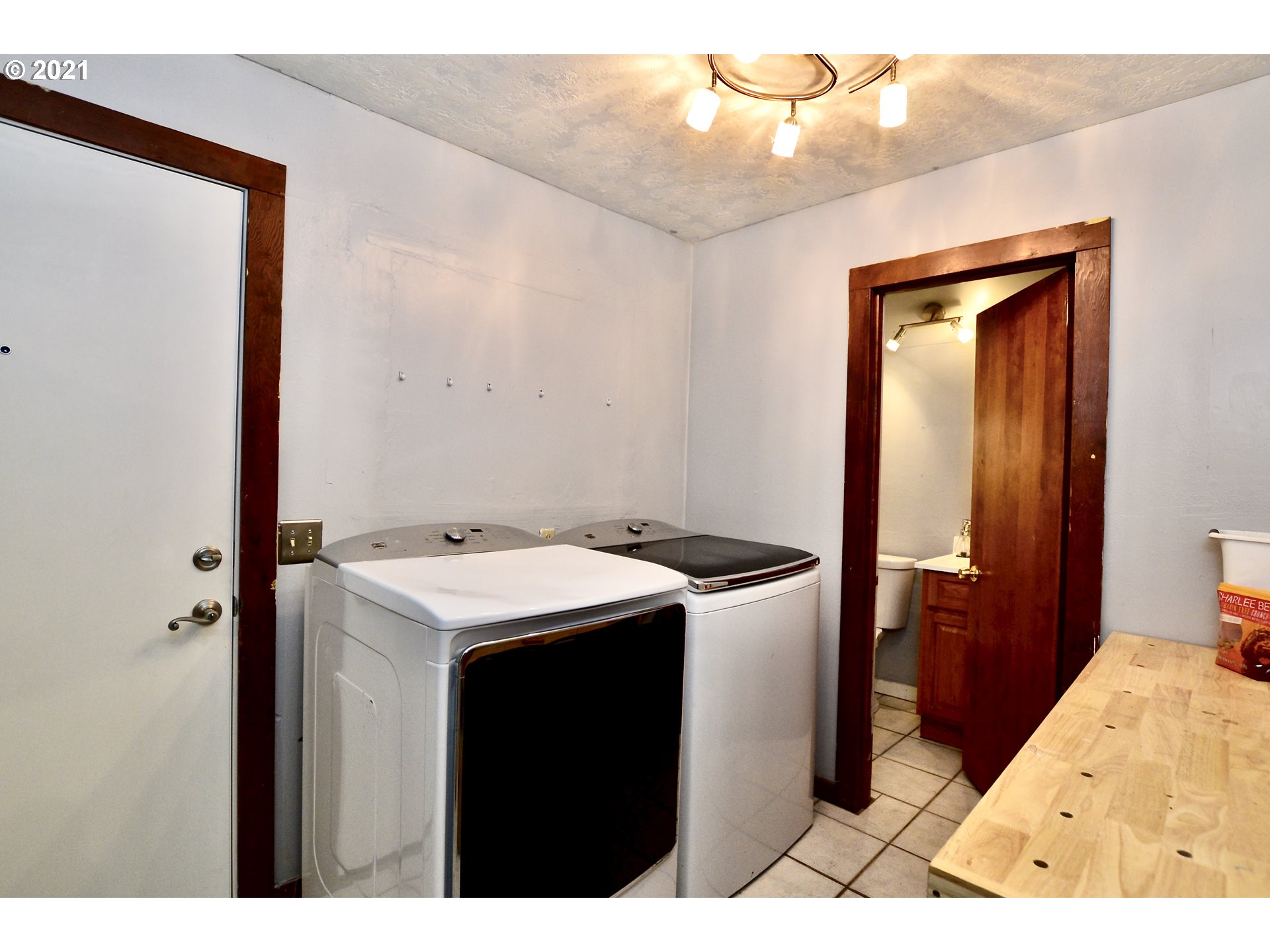 3898 Spring Street South Salem, OR 97302 - Photo 11 of 28 Gallery Image 11