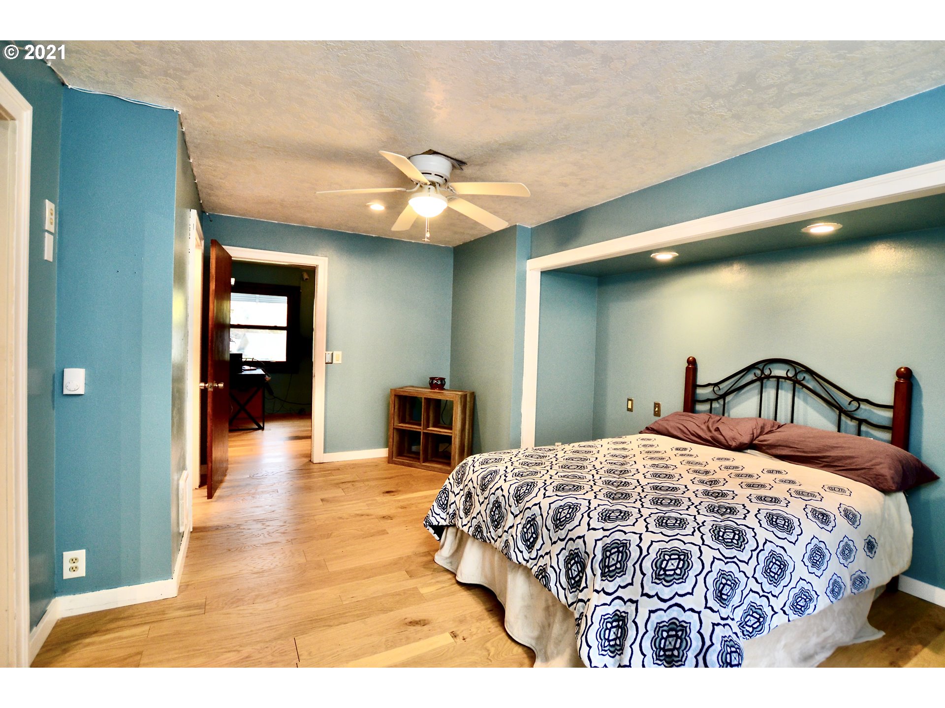3898 Spring Street South Salem, OR 97302 - Photo 21 of 28 Gallery Image 21