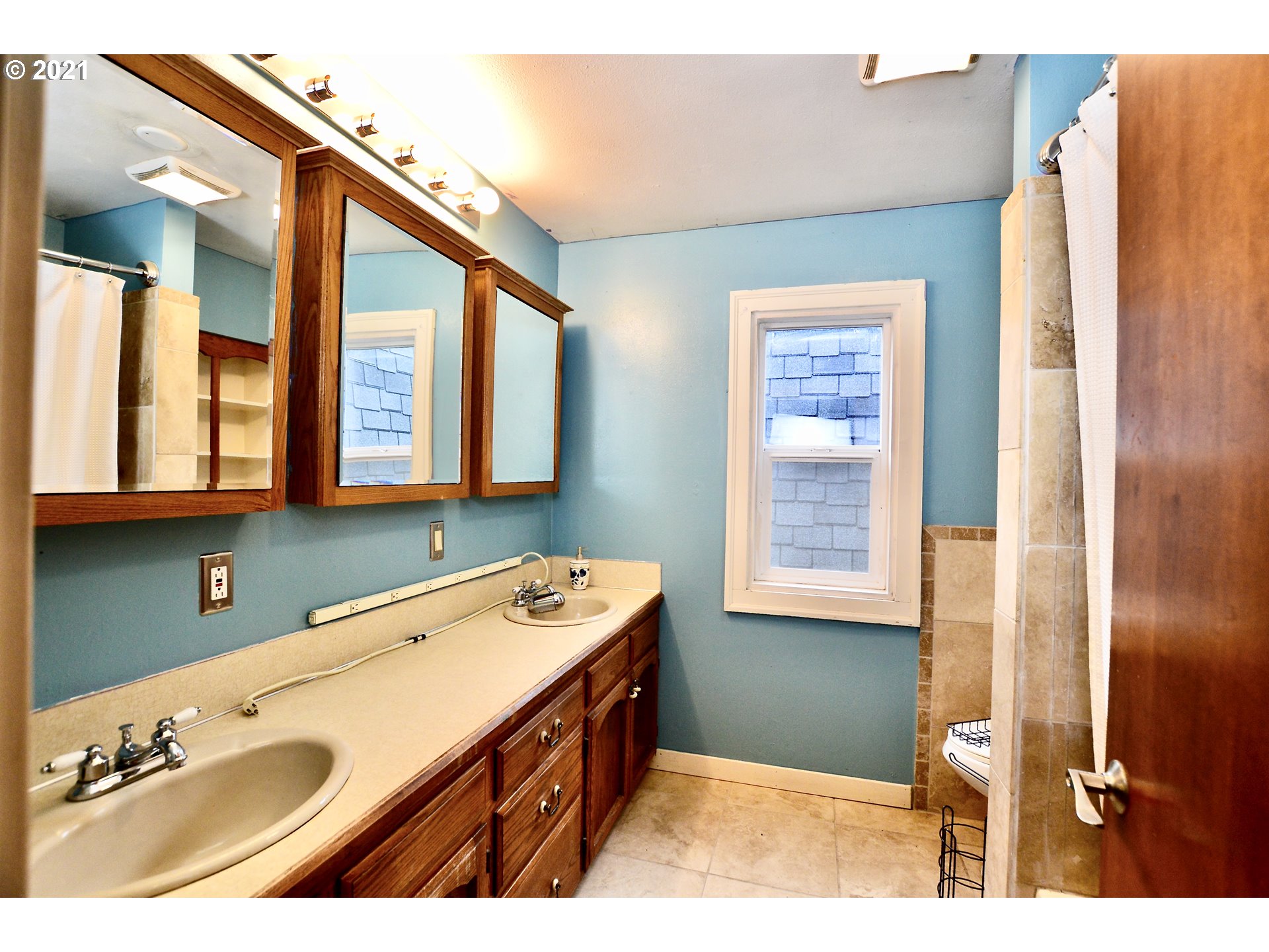 3898 Spring Street South Salem, OR 97302 - Photo 22 of 28 Gallery Image 22