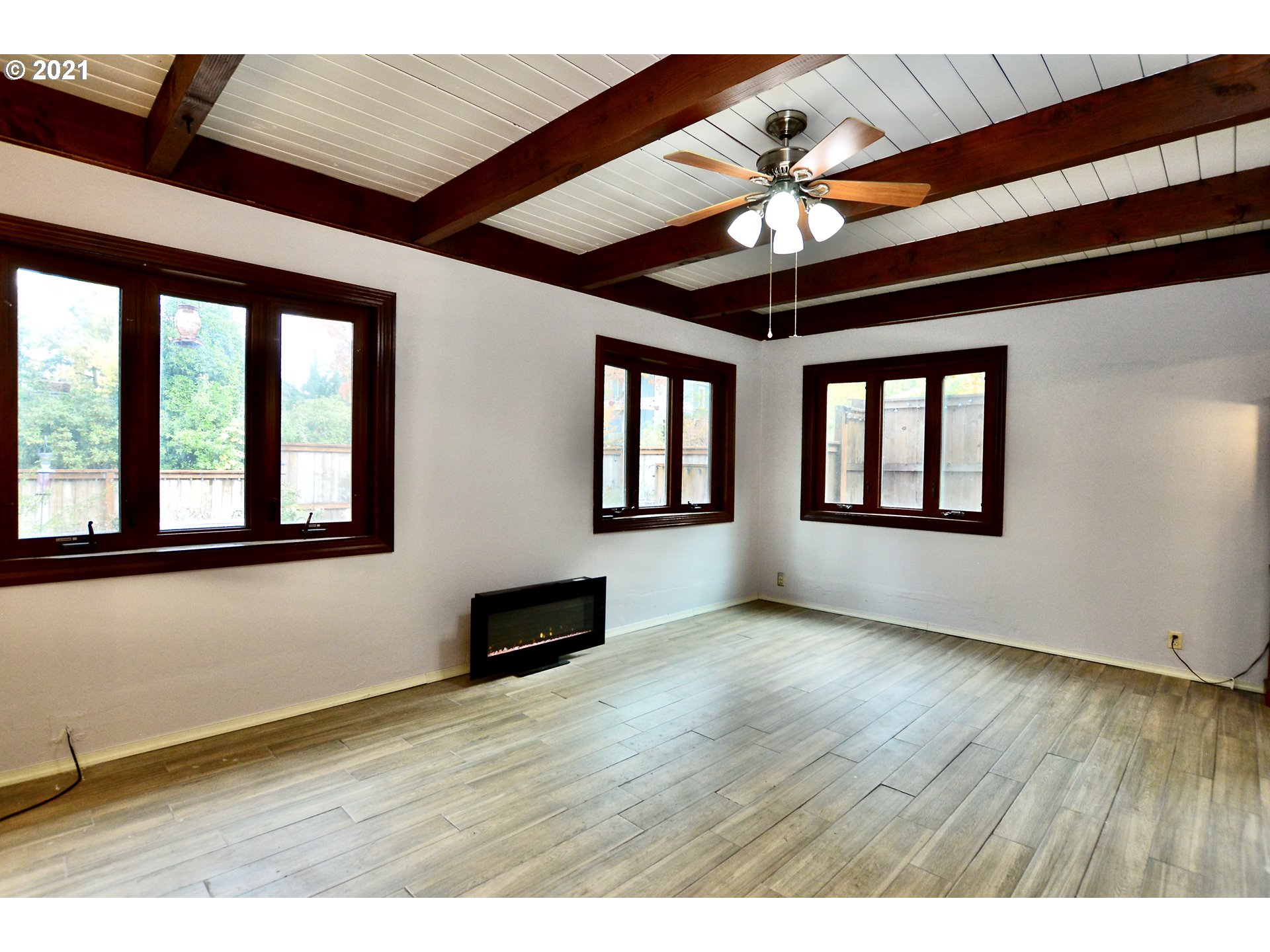 3898 Spring Street South Salem, OR 97302 - Photo 6 of 28 Gallery Image 6
