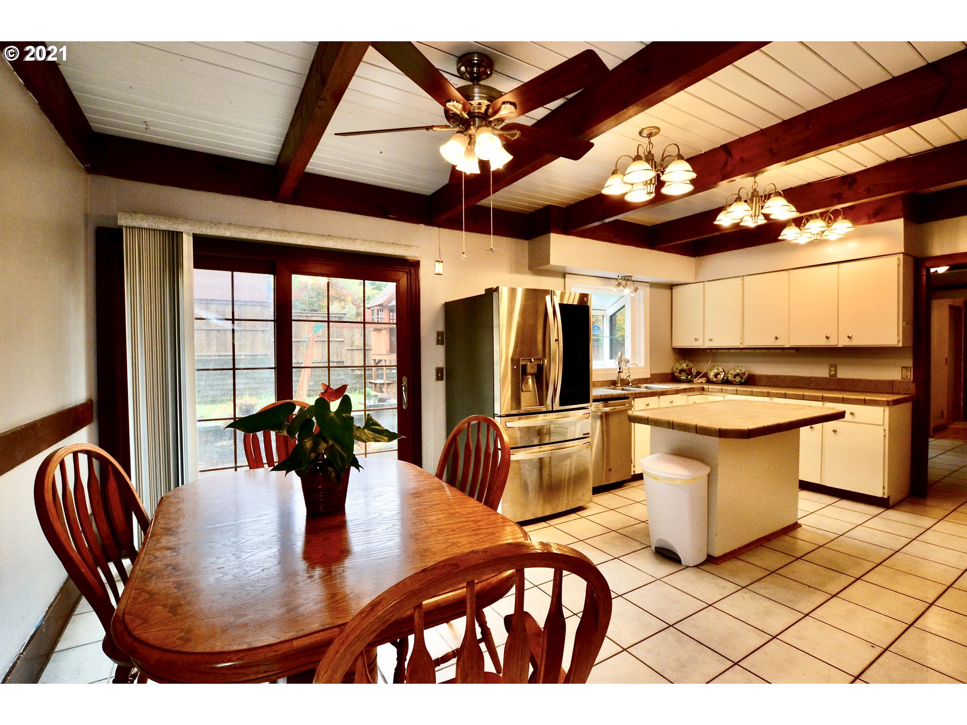 3898 Spring Street South Salem, OR 97302 - Photo 7 of 28 Gallery Image 7
