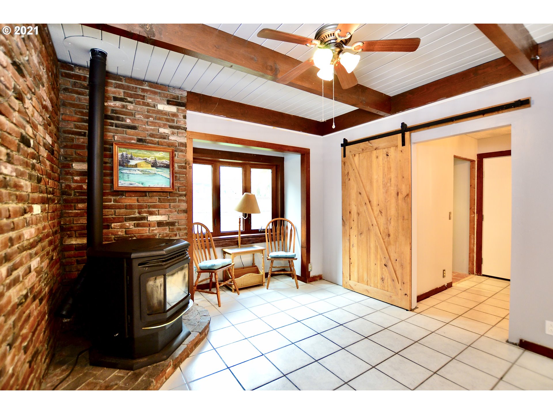 3898 Spring Street South Salem, OR 97302 - Photo 10 of 28 Gallery Image 10