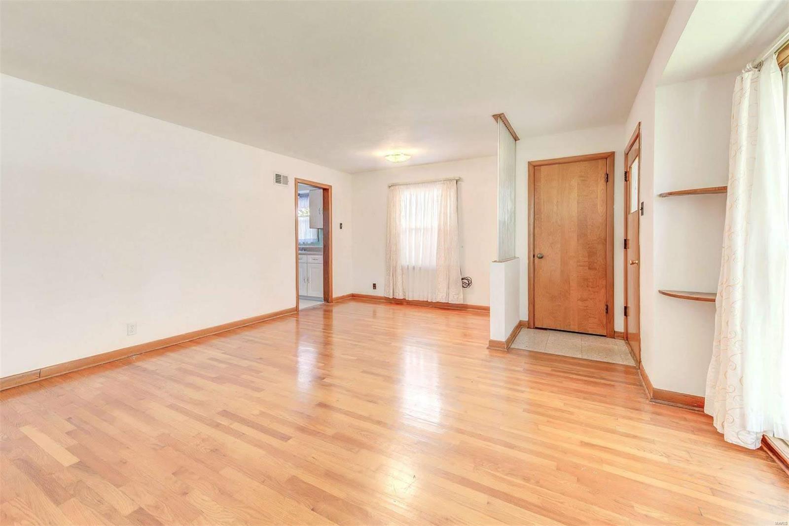 2803 Bremerton Road St. Louis, MO 63144 - Photo 4 of 26