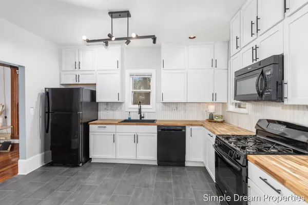 $450,000 | 556 Lafayette Avenue Southeast, Grand Rapids, MI 49503