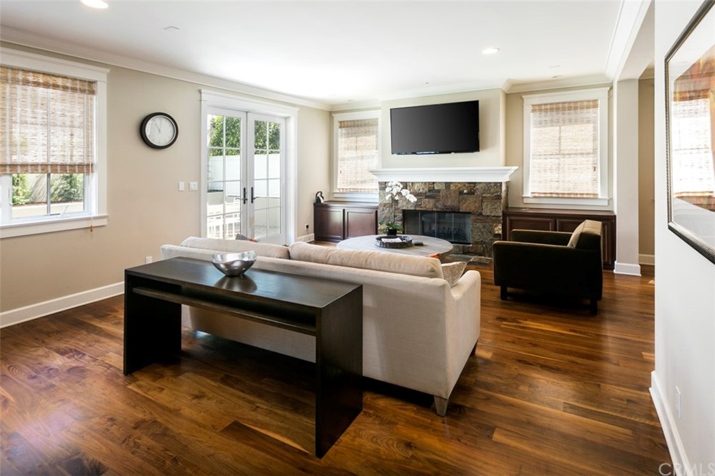 925 27th Street Manhattan Beach, CA 90266 - Photo 11 of 35