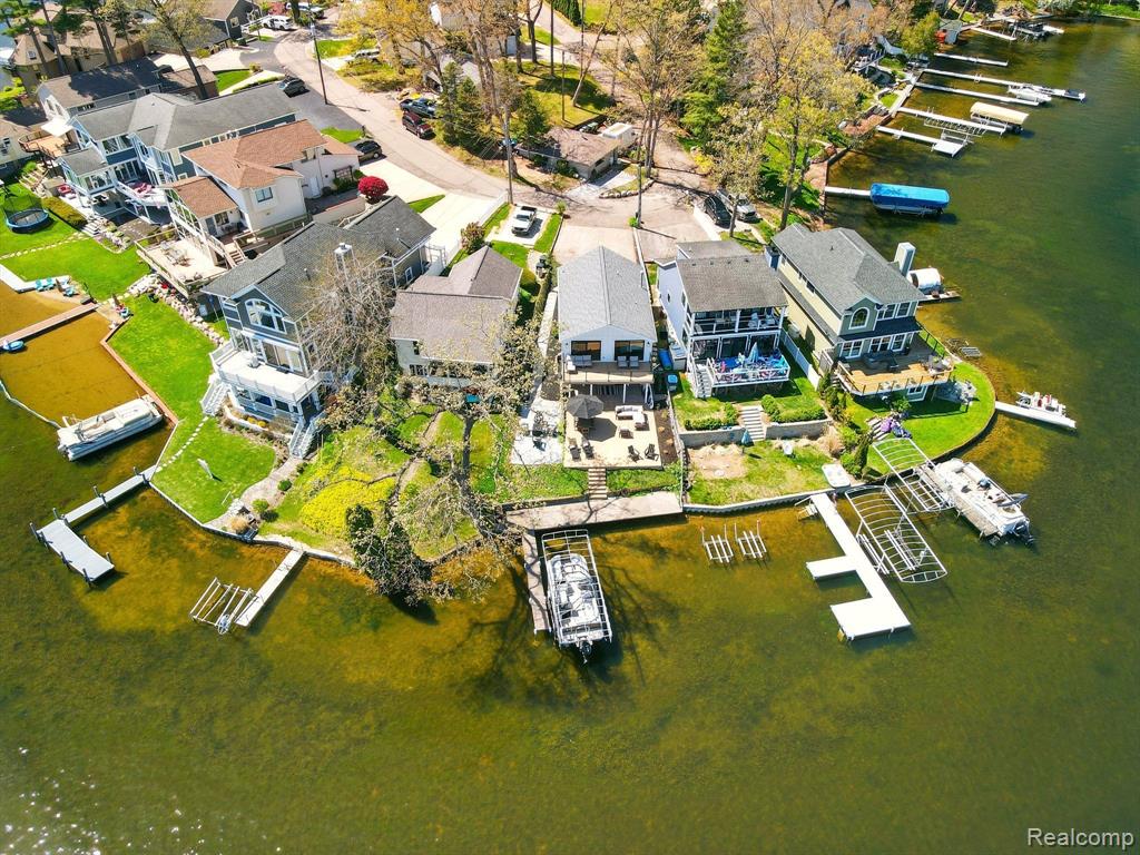 807 Pine Tree Road West Lake Orion, MI 48362 - Photo 6 of 40 Gallery Image 6