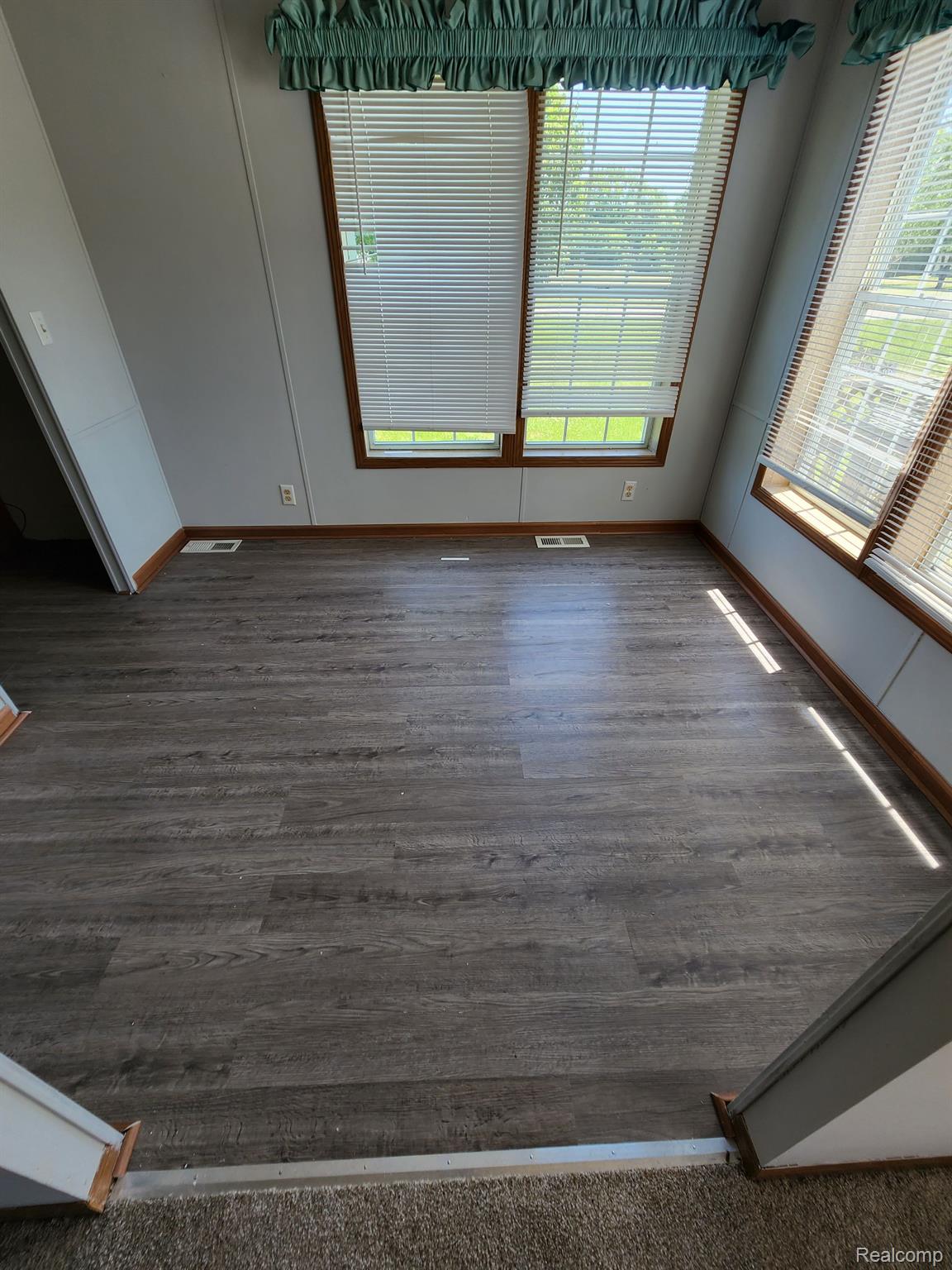 9205 Exeter Road Carleton, MI 48117 - Photo 3 of 27 Gallery Image 3