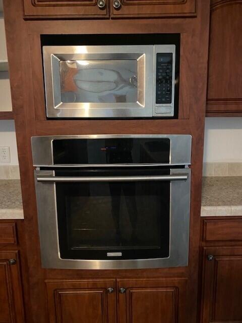 689 Miles Martin Road DeFuniak Springs, FL 32435 - Photo 5 of 14 stove & microwave
