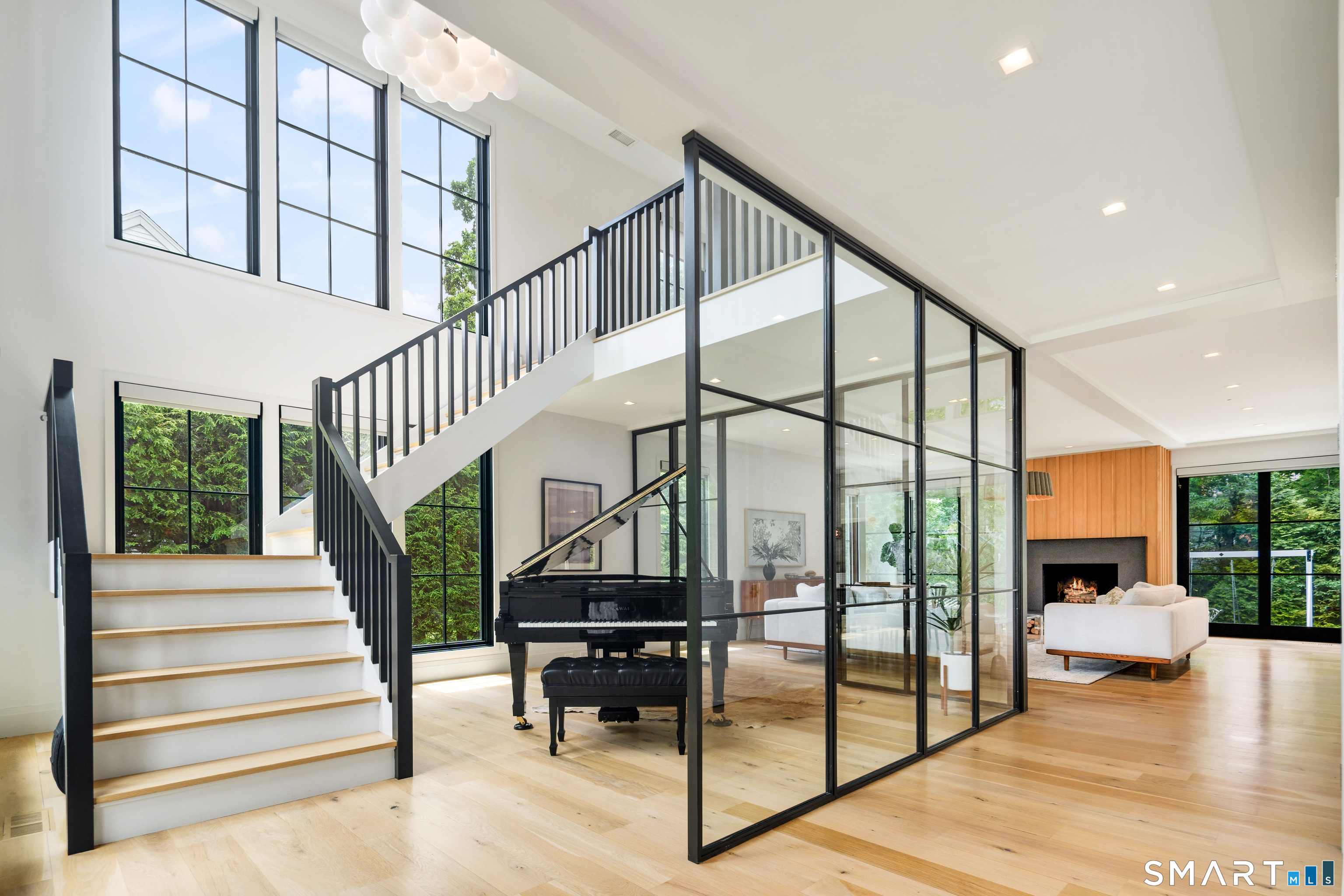 148 Douglas Road New Canaan, CT 06840 - Photo 10 of 39
