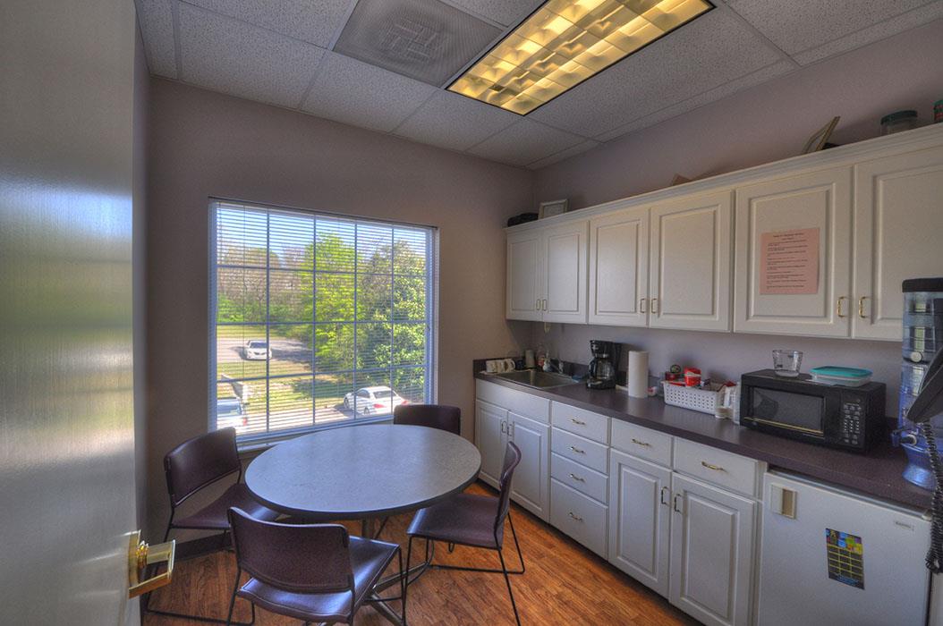 522 Bell Road Antioch, TN 37013 - Photo 11 of 30 Breakroom