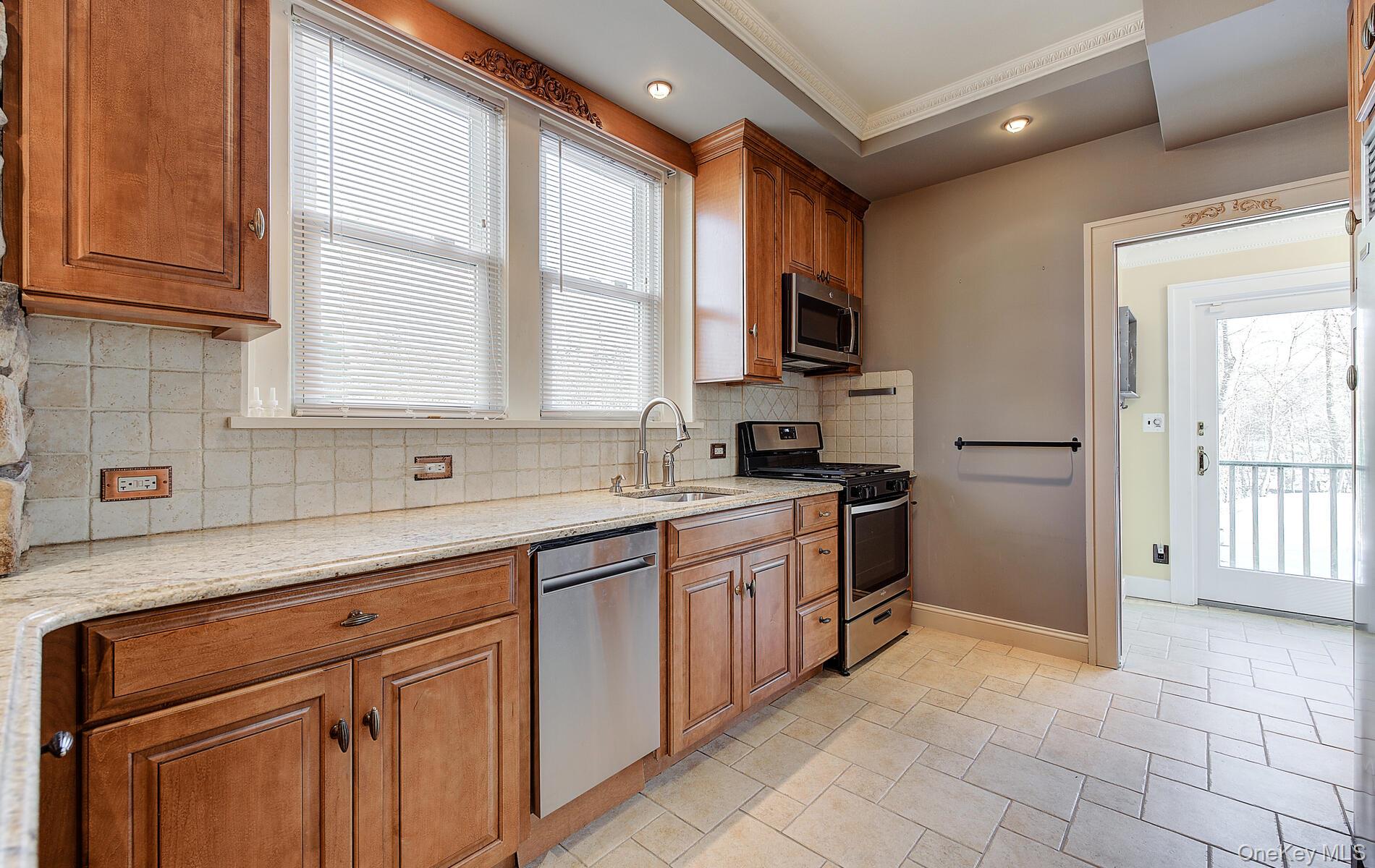 256 Nassau Road Huntington, NY 11743 - Photo 14 of 22