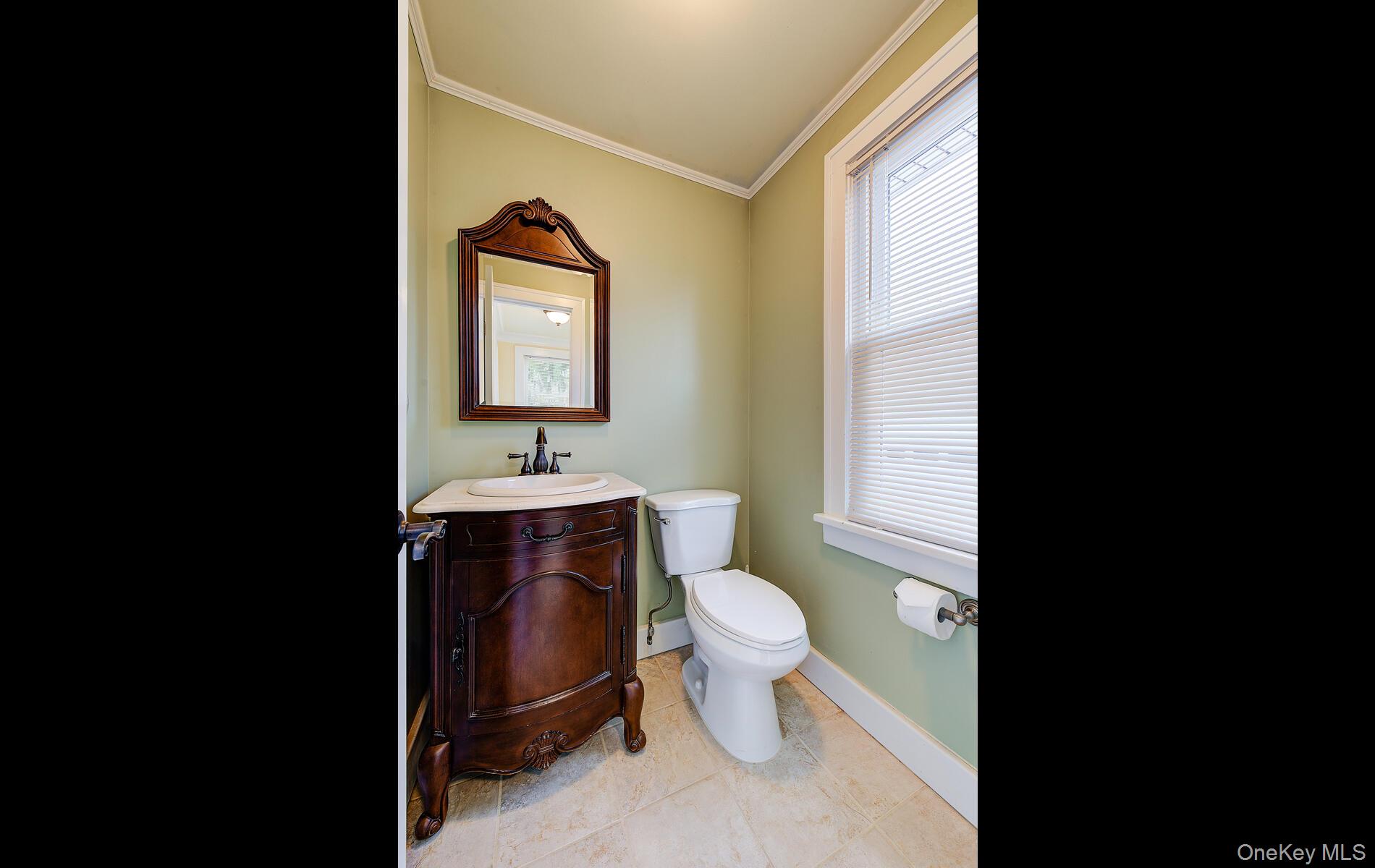 256 Nassau Road Huntington, NY 11743 - Photo 17 of 22