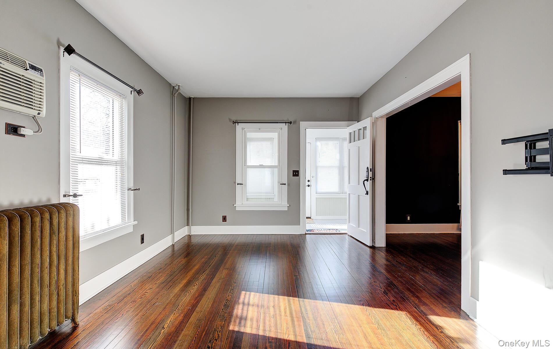 256 Nassau Road Huntington, NY 11743 - Photo 3 of 22