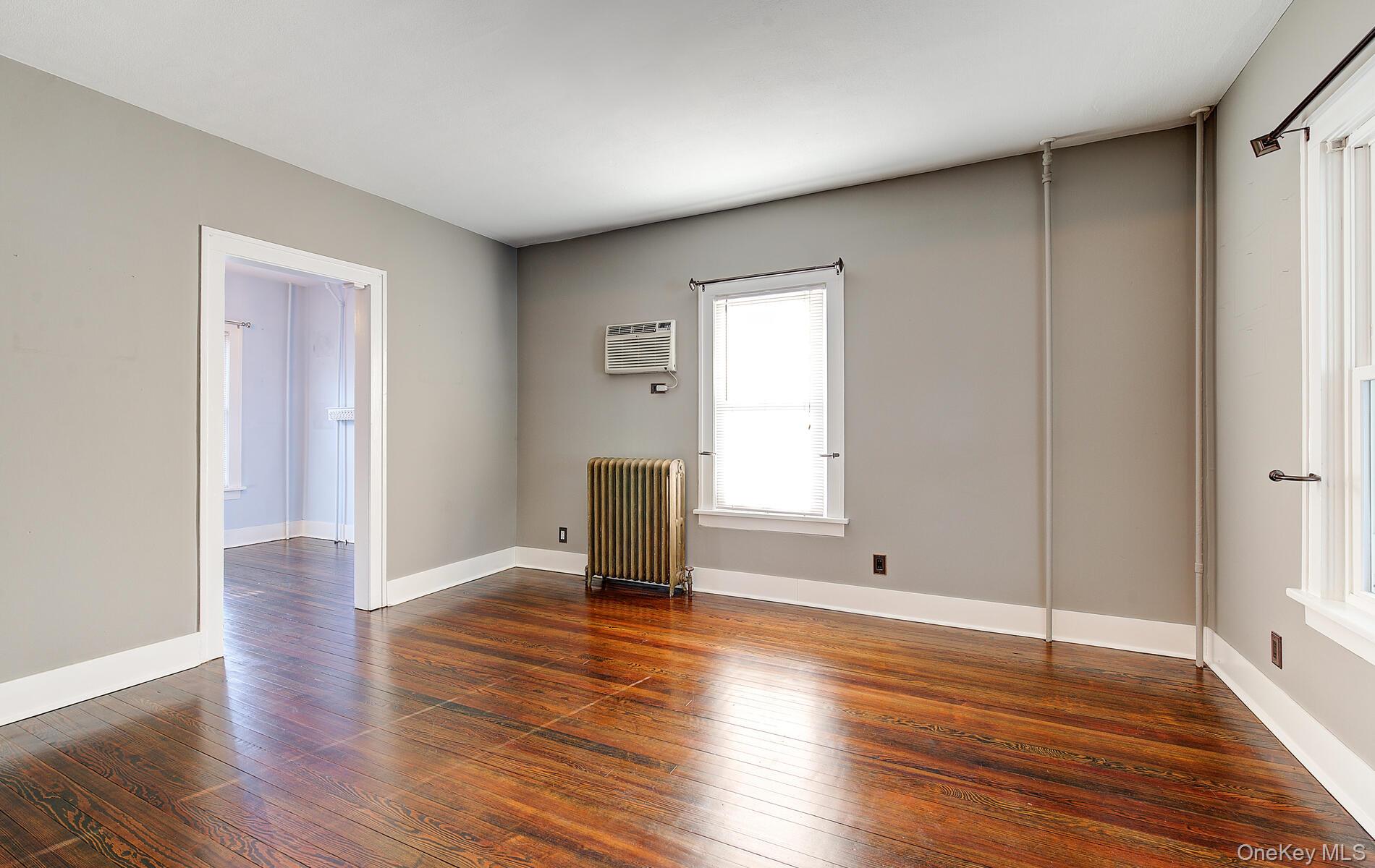 256 Nassau Road Huntington, NY 11743 - Photo 7 of 22