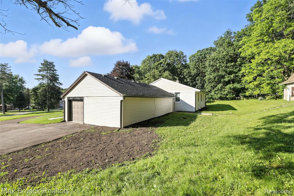 5561 Delmas Road Clarkston, MI 48348 - Photo 51 of 61