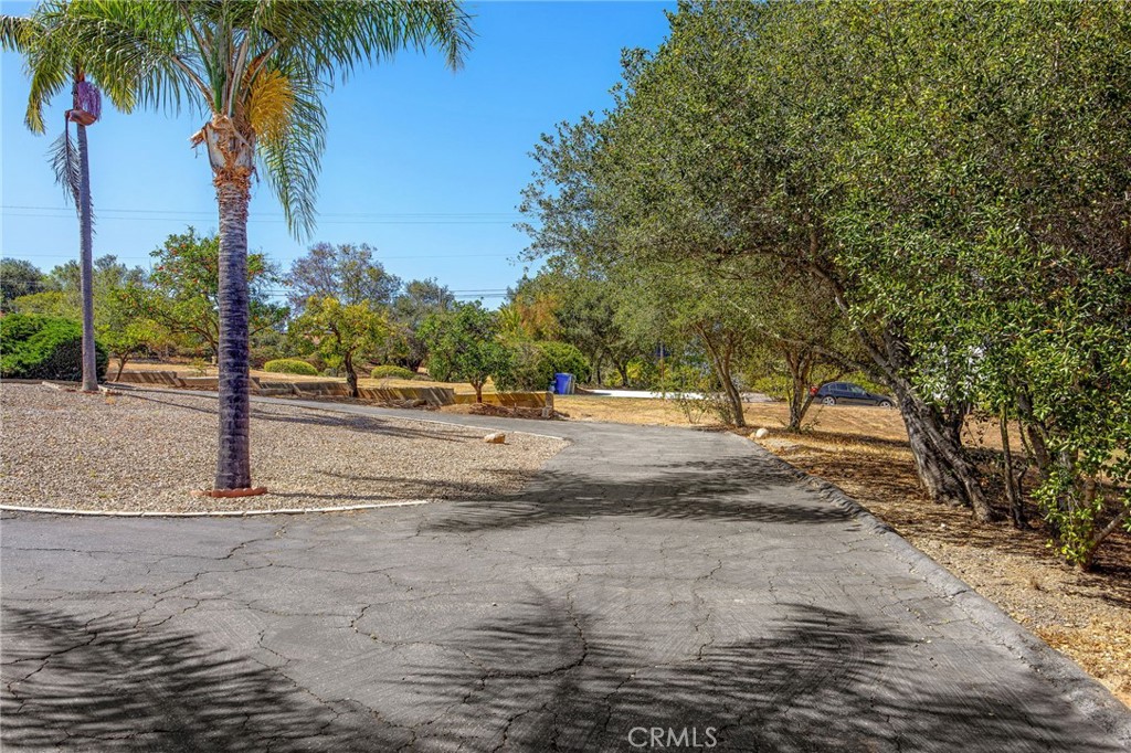 1776 St Peters Drive Fallbrook, CA 92028 - Photo 9 of 55