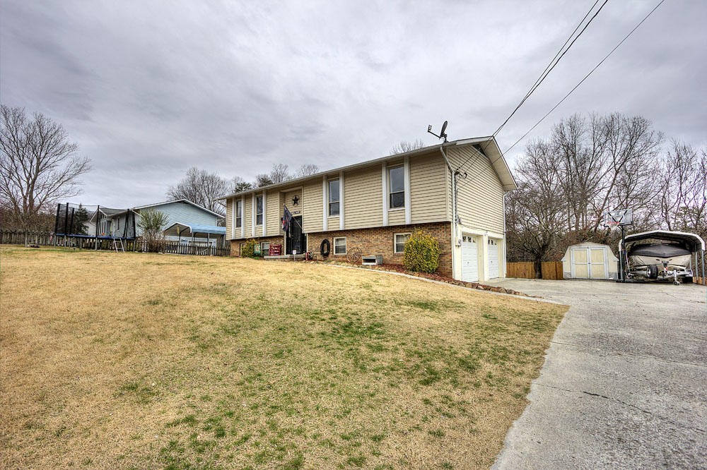 310 South Apache Road Clinton, TN 37716 - Photo 3 of 36 Gallery Image 3