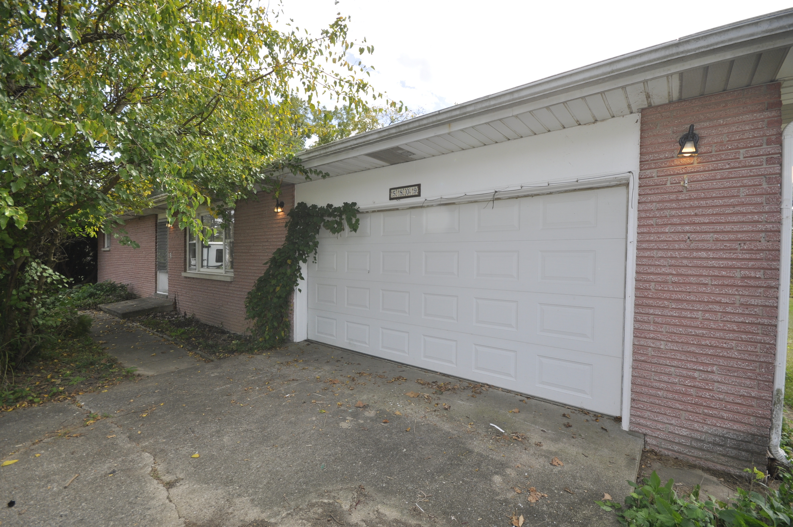 5809 West River Road Muncie, IN 47304 - Photo 1 of 17 Gallery Image 1