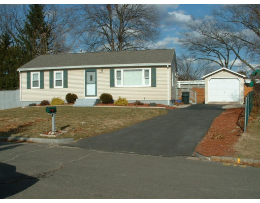 60 Leatherleaf Circle Springfield, MA 01109 - Photo 1 of 11