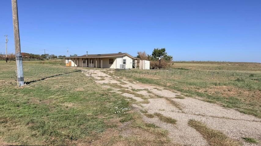 5401 Ranchview Drive Amarillo, TX 79124 - Photo 2 of 18 2