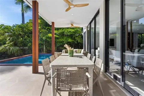 $6,990,000 | 5701 North Bay Road, Miami Beach, FL 33140