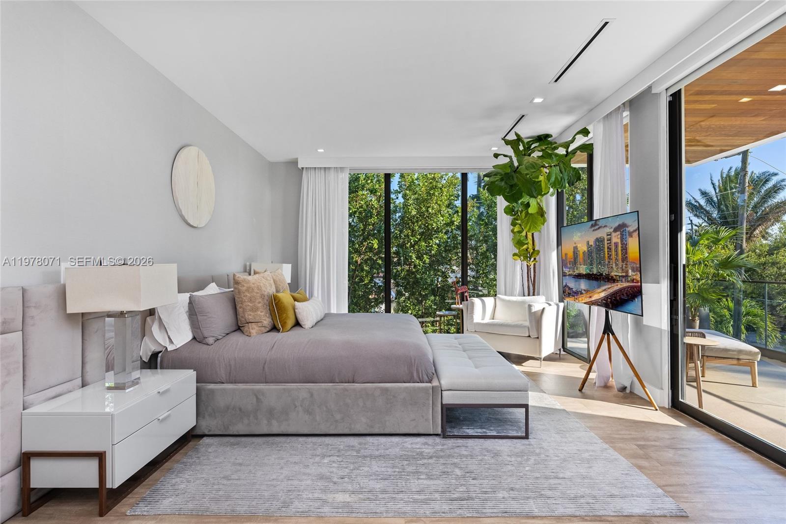 5701 North Bay Road Miami Beach, FL 33140 - Photo 28 of 52