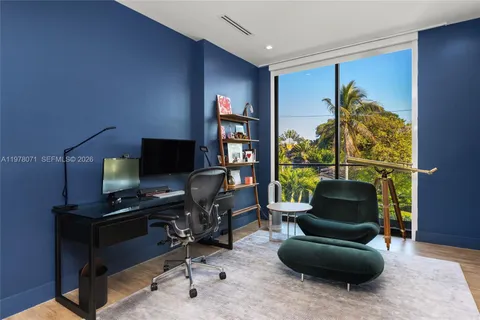 $6,990,000 | 5701 North Bay Road, Miami Beach, FL 33140