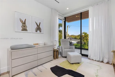 $6,990,000 | 5701 North Bay Road, Miami Beach, FL 33140