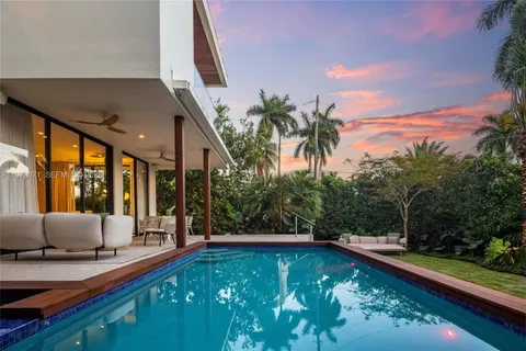 $6,990,000 | 5701 North Bay Road, Miami Beach, FL 33140