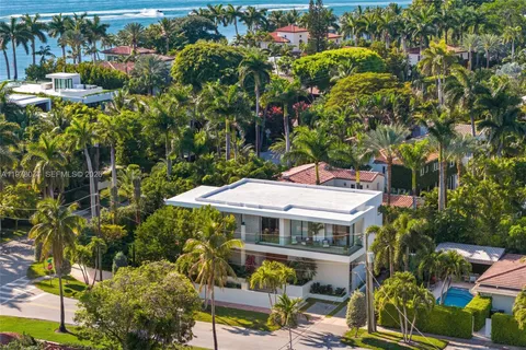 $6,990,000 | 5701 North Bay Road, Miami Beach, FL 33140