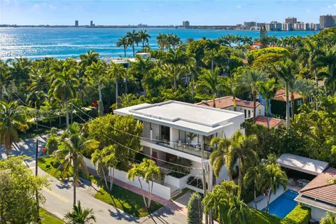 $6,990,000 | 5701 North Bay Road, Miami Beach, FL 33140