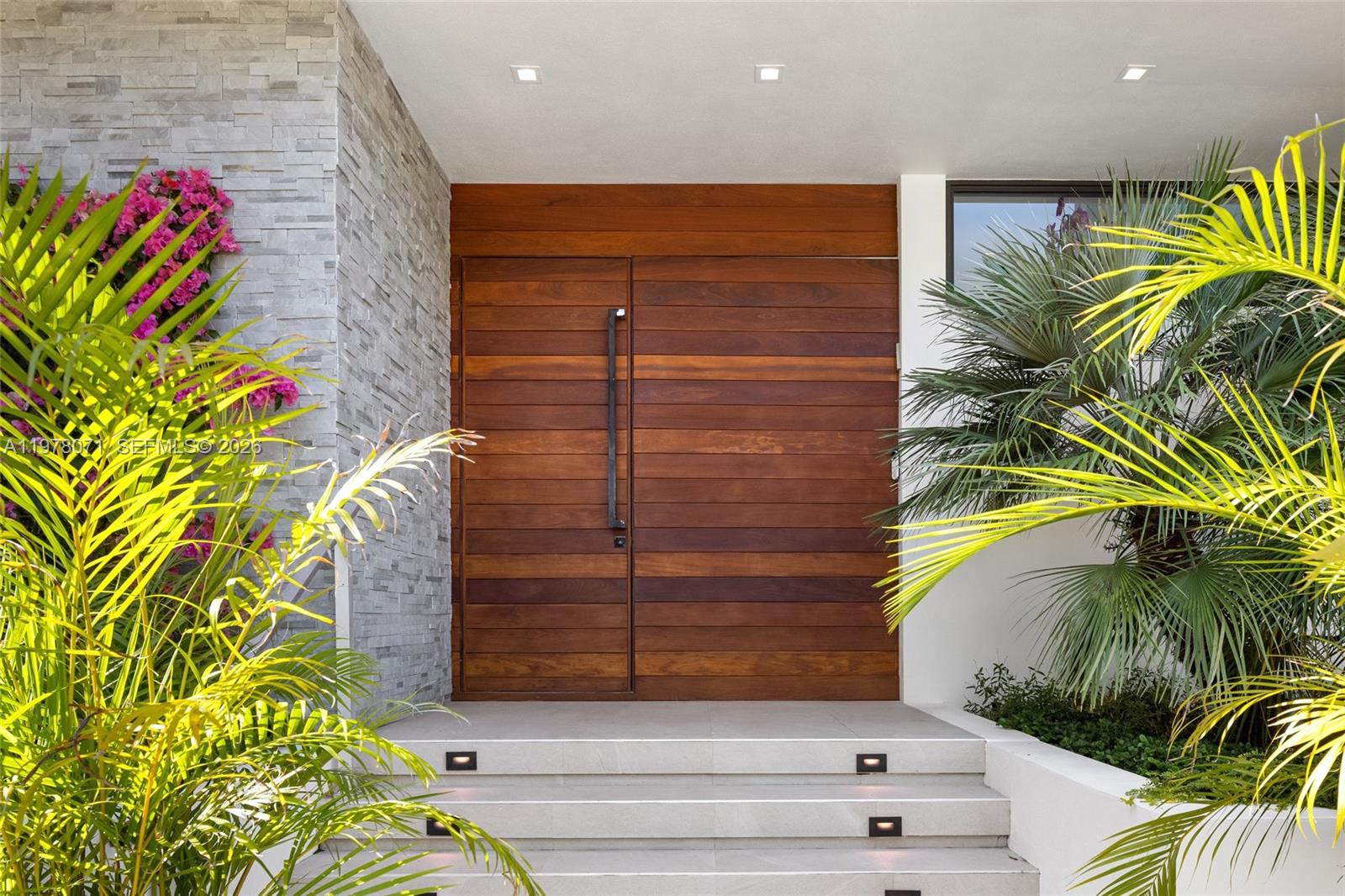 5701 North Bay Road Miami Beach, FL 33140 - Photo 5 of 52