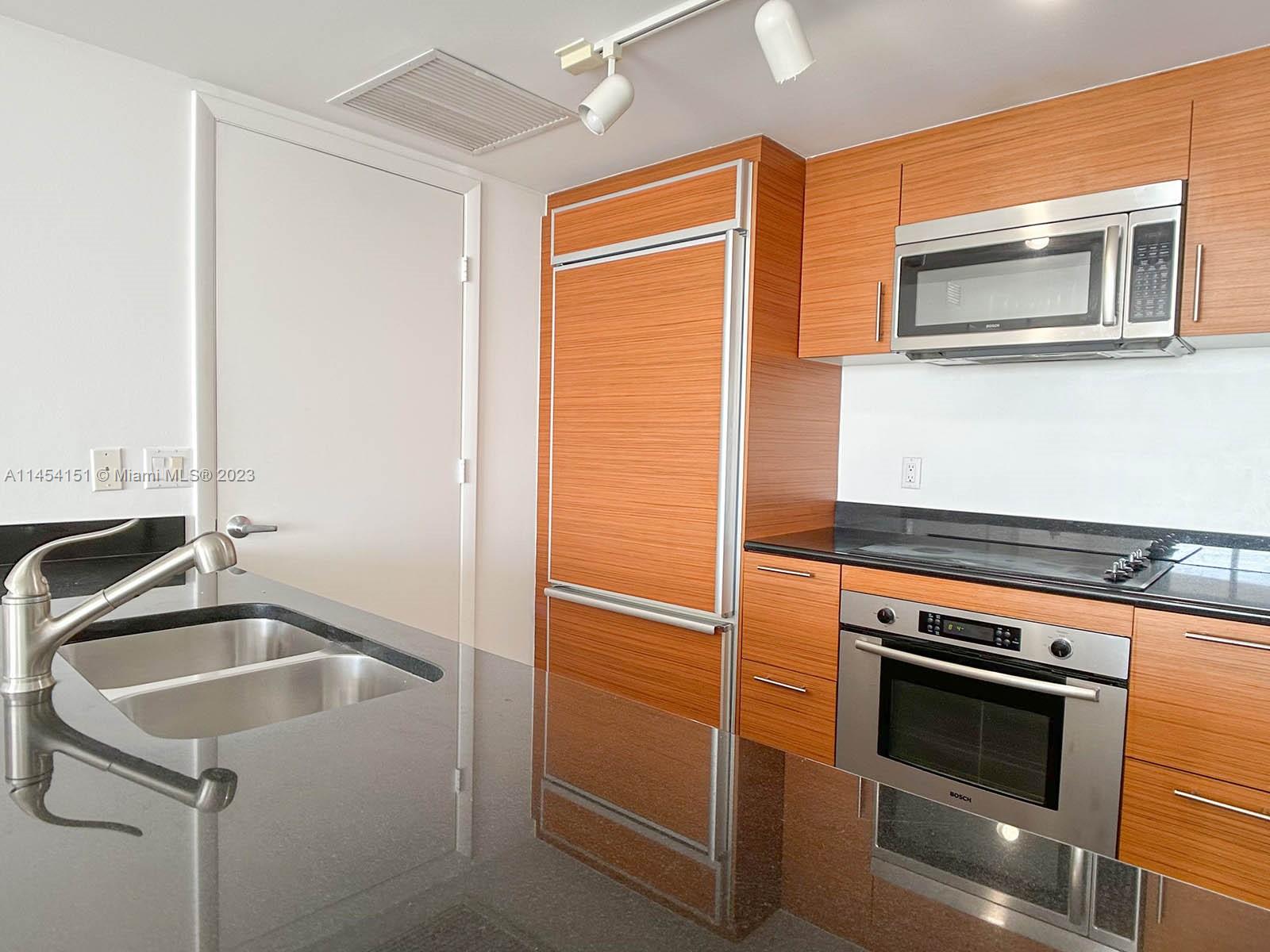 50 Biscayne Boulevard, Unit 3104 Miami, FL 33132 - Photo 15 of 52