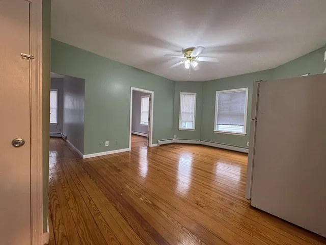 $1,850 | 171 Hunter Street, Unit 2, Fall River, MA 02721