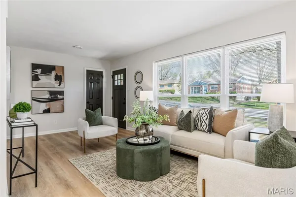 $349,900 | 8034 Appleton Drive, University City, MO 63130