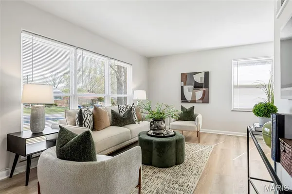 $349,900 | 8034 Appleton Drive, University City, MO 63130