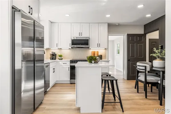 $349,900 | 8034 Appleton Drive, University City, MO 63130