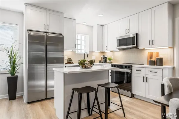 $349,900 | 8034 Appleton Drive, University City, MO 63130