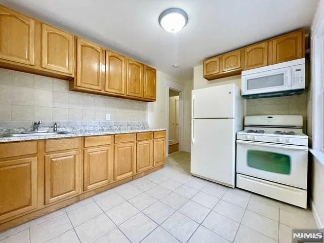 $2,250 | 154-156 Claremont Avenue, Unit 1, Montclair, NJ 07042