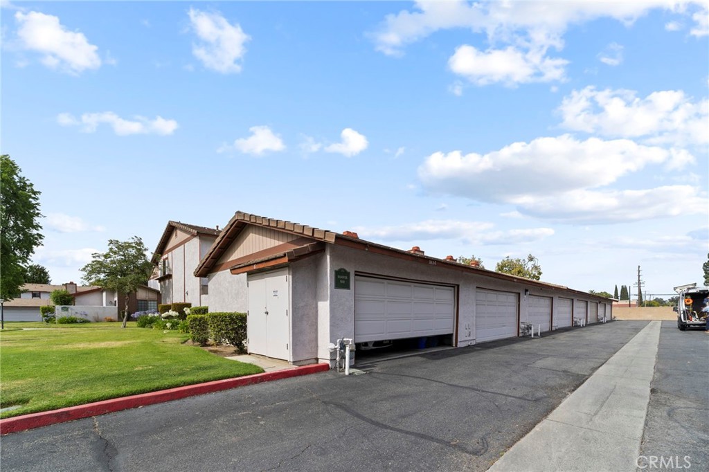 5220 Hanover Way Montclair, CA 91763 - Photo 3 of 31