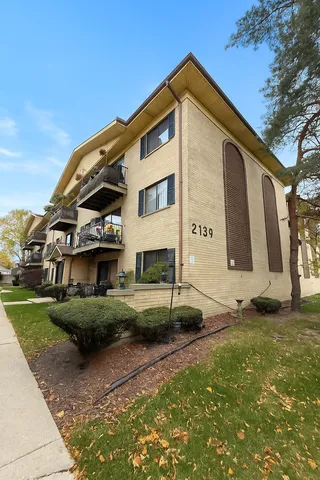 $215,000 | 2139 North Harlem Avenue, Unit 224, Chicago, IL 60707