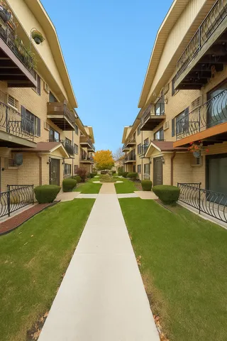 $215,000 | 2139 North Harlem Avenue, Unit 224, Chicago, IL 60707