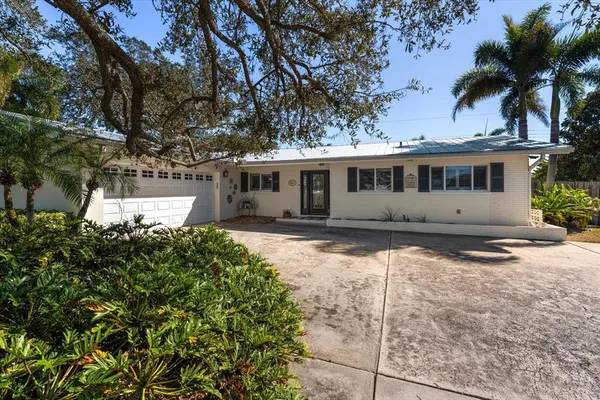 $825,000 | 127 Oakwood Drive, Largo, FL 33770