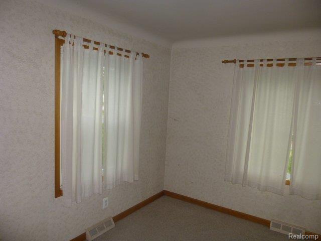 10684 Quirk Road Belleville, MI 48111 - Photo 6 of 19 P1040683.JPG
