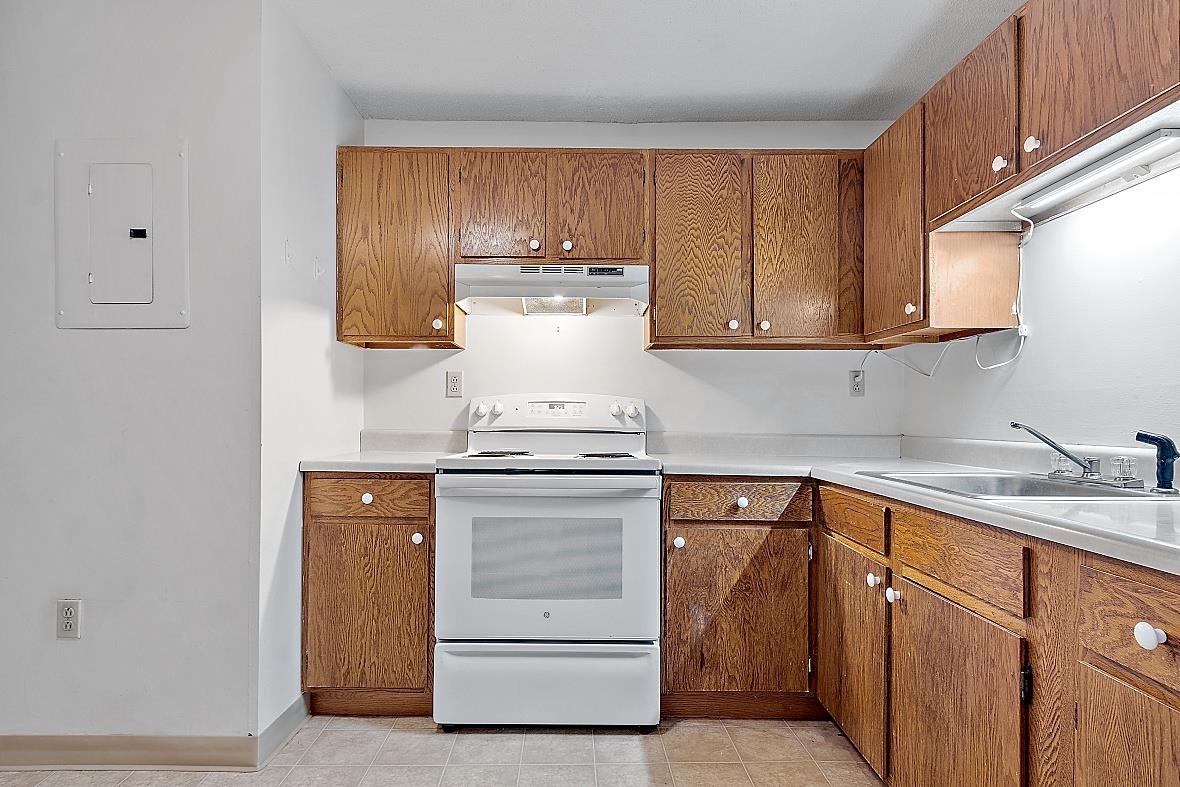 1265 Bodwell Road, Unit 5 Manchester, NH 03109 - Photo 4 of 13