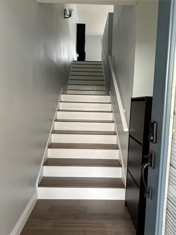 2900 West Azeele Street, Unit H Tampa, FL 33609 - Photo 4 of 34