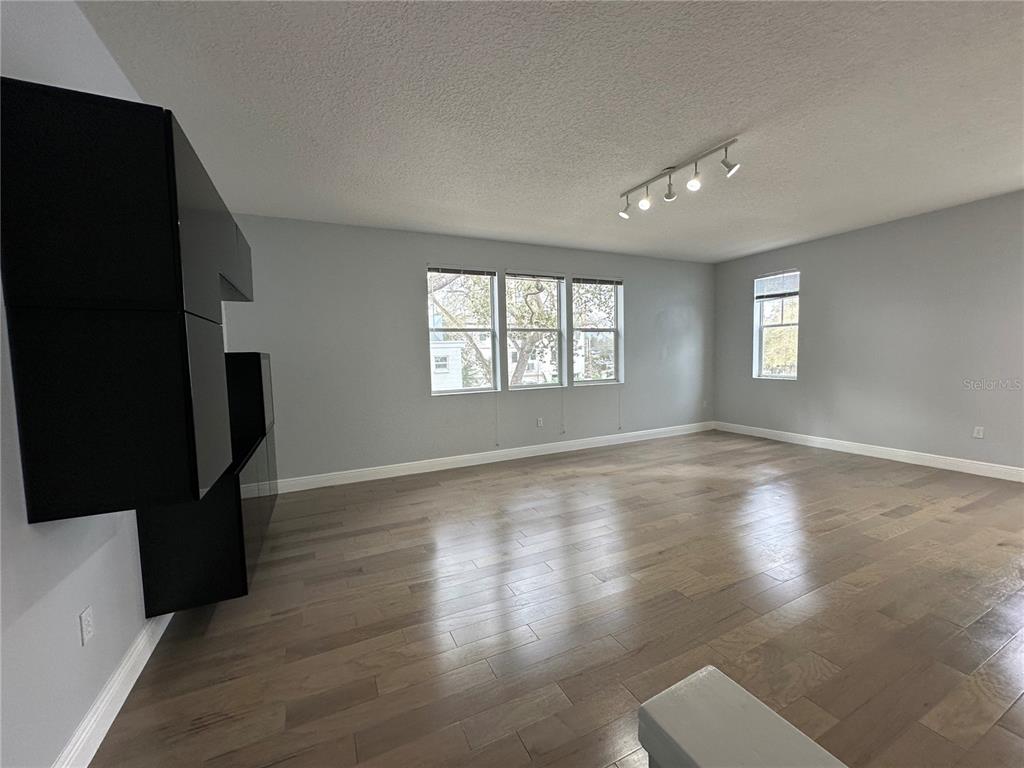 2900 West Azeele Street, Unit H Tampa, FL 33609 - Photo 5 of 34